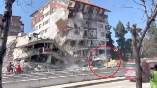 Yıkılan binanın altında kalmaktan son anda kurtuldu