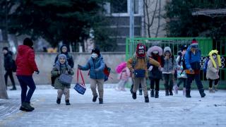 Depremin ardından 71 ilde öğrenciler ders başı yaptı