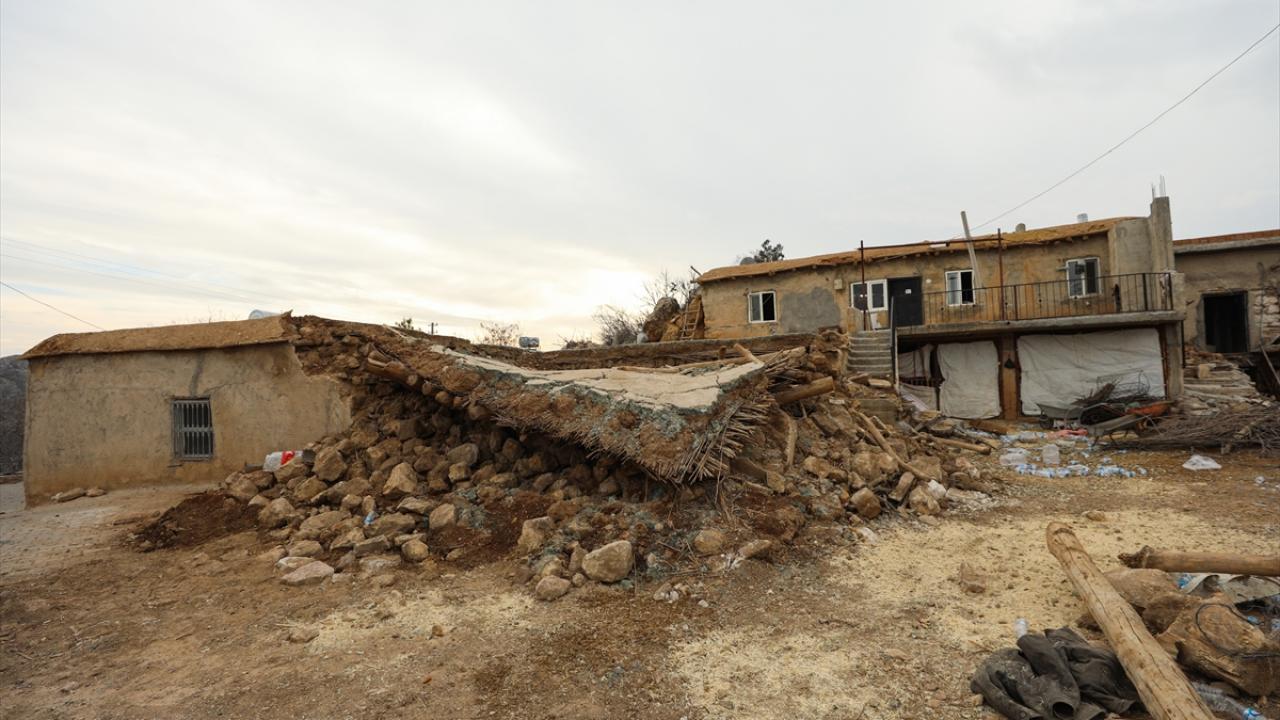 280 haneli beldede depremden 15 ev sağlam kalabildi