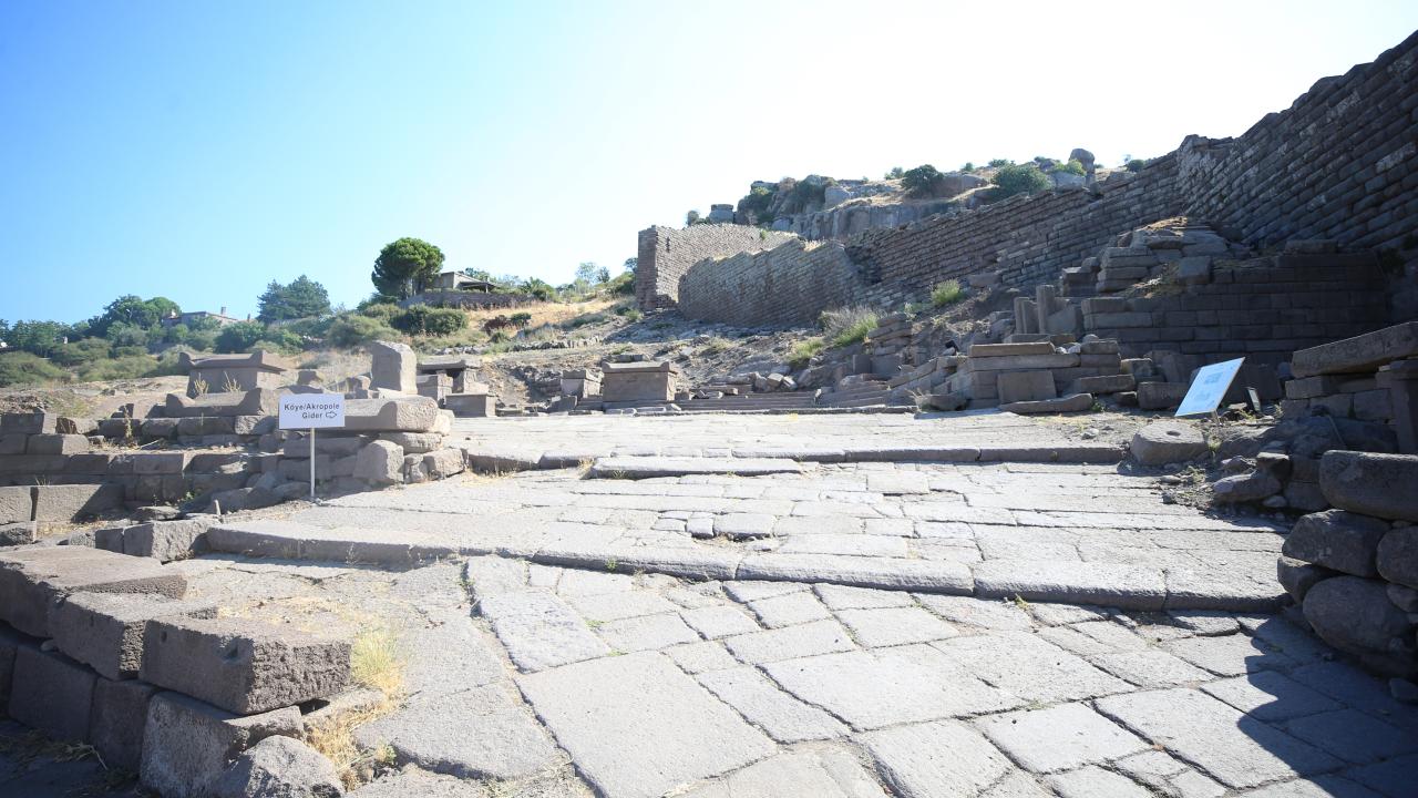 Deprem Kurbanı Assos