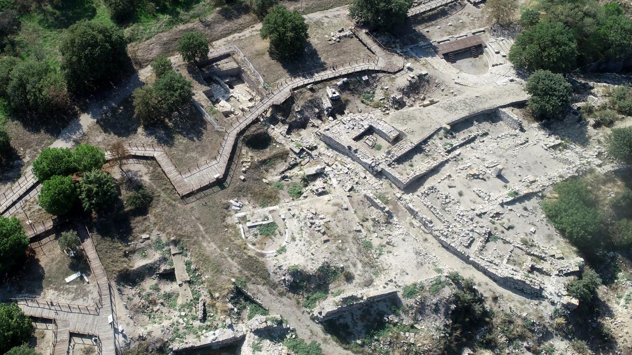 Defalarca Yıkılıp Yeniden İnşa Edilen Troya