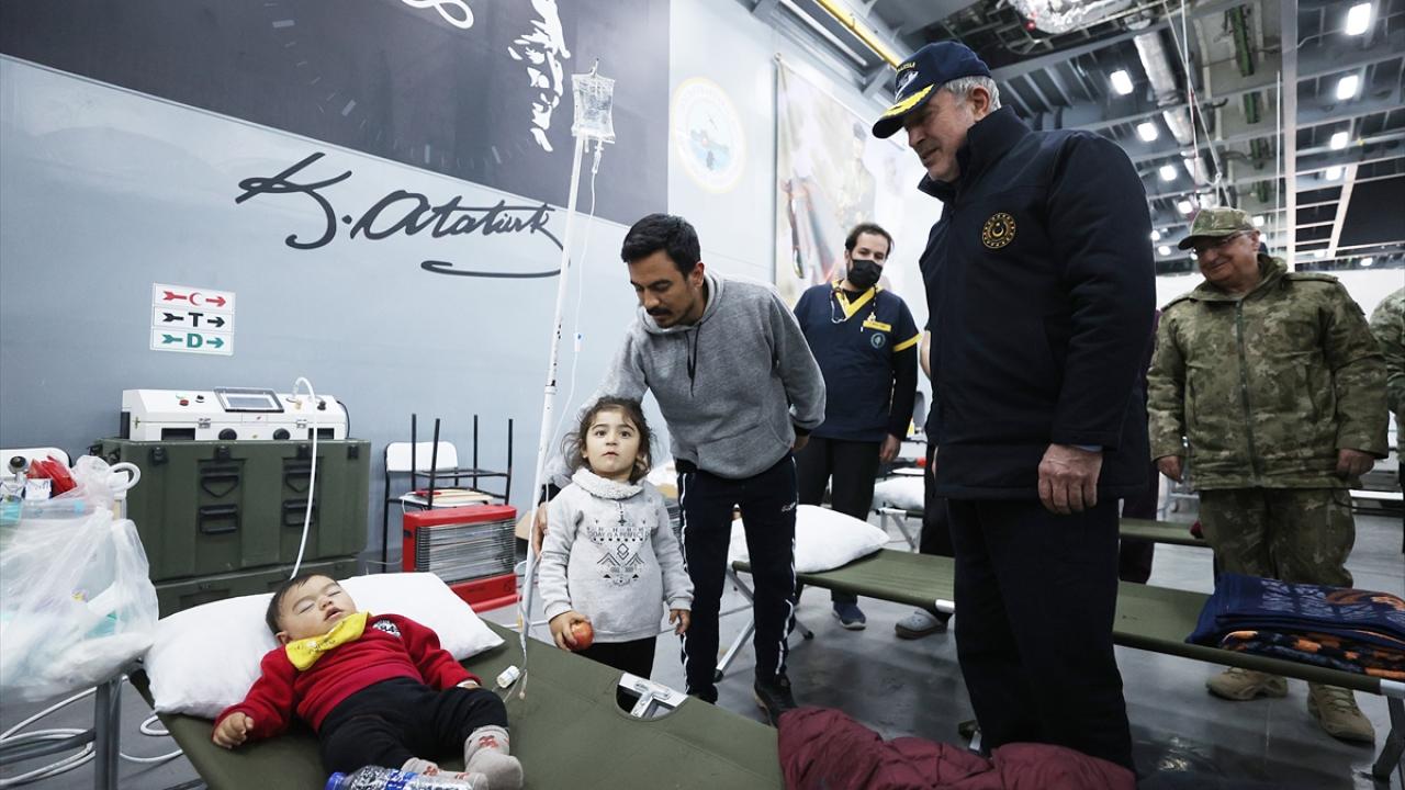 "Hatice Deniz" ile "Nur" gemide doğdu