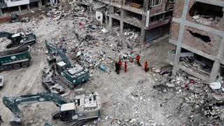 Doğal Afetler Arama Kurtarma Taburu ilk andan itibaren sahada