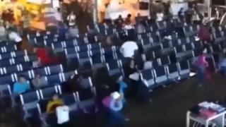 Tacikistan'daki deprem havalimanı kamerasında