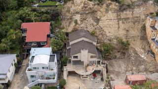 Yeni Zelanda'da sel ve heyelan sonrası hasar görüntülendi