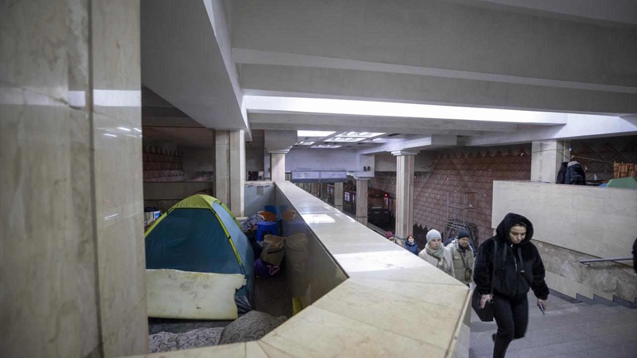 "Şartlar zor olsa da burada güvenliğimiz için kalmak zorundayız"