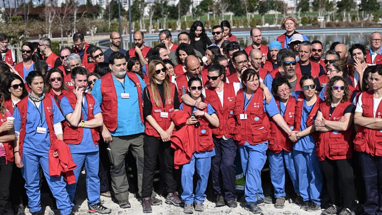 "Biz İspanyollar olarak bu depremi içimizde hissettik"