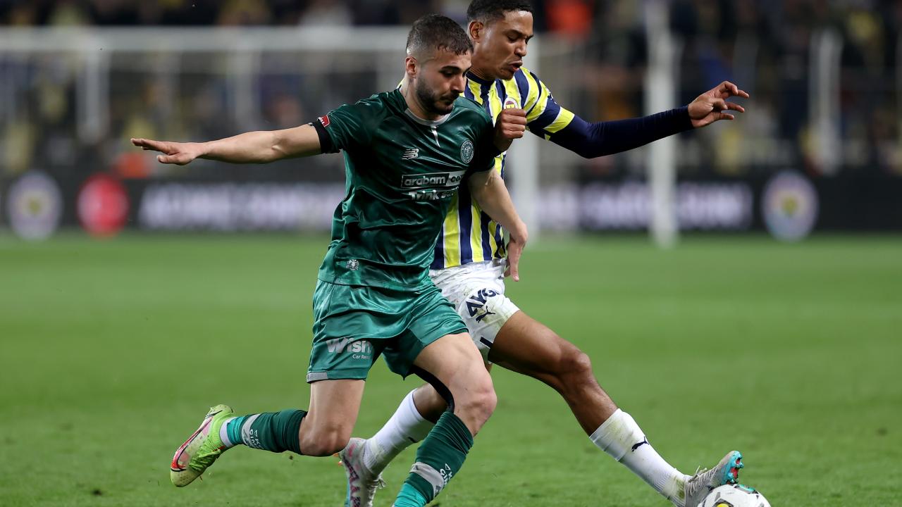 Konyaspor, 10 kişi kaldı