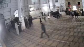 İdlib'de camide namaz kılarken depreme yakalandılar