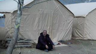 Depreme iş yerinde yakalandı, aldığı eğitimlerle yaşam üçgeni oluşturdu