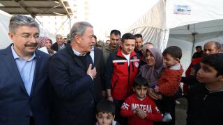 Bakan Akar, depremden etkilenen Osmaniye'deki çalışmaları inceledi