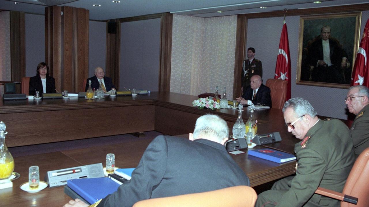 28 Şubat 'postmodern darbe'sinin üzerinden 26 yıl geçti