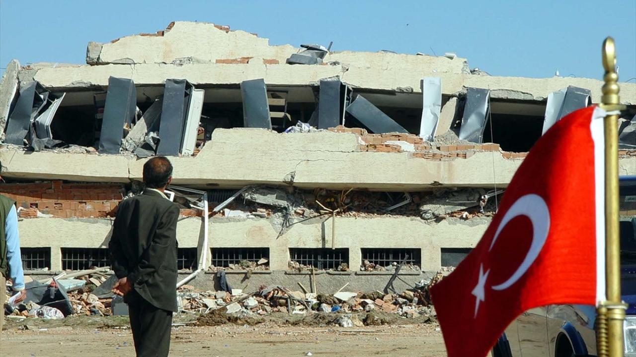 -2003 Bingöl depremi (6,4)