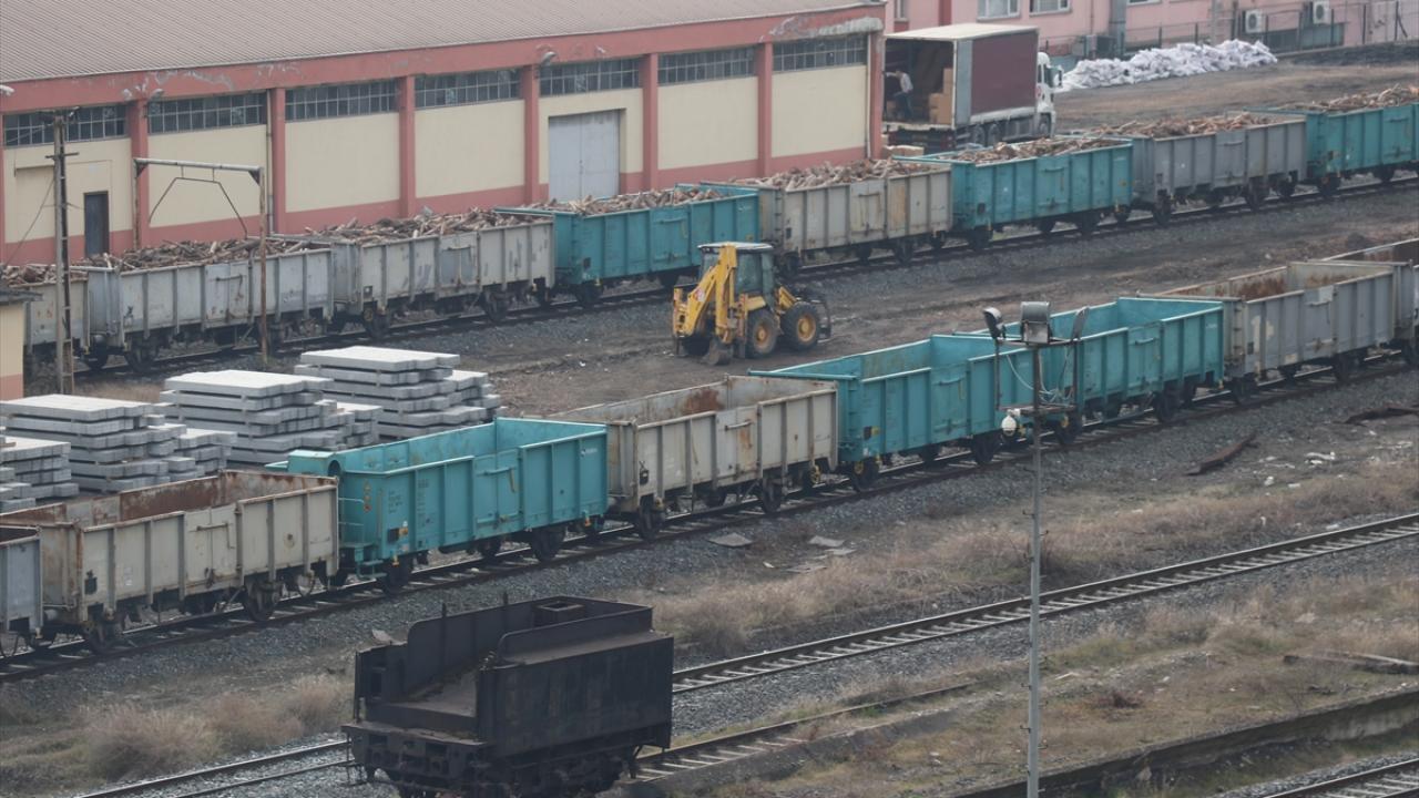 "Toplam 4 bin 394 ster yakacak odun gönderildi"