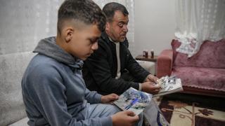 Depremde 8 ferdini kaybeden ailenin iki oğlu amcalarının evinde hayatta kaldı