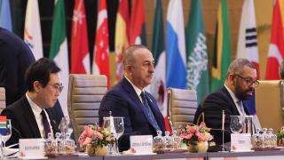 G20 toplantısı Türkiye'deki depremlerde hayatını kaybedenler için saygı duruşuyla başladı