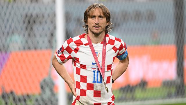Luka Modric formasını depremzedeler için bağışladı