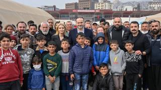 TRT dizilerinin oyuncularından depremzedelere ziyaret