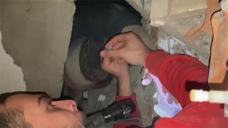 UMKE'nin saatler süren kurtarma mücadelesi kamerada