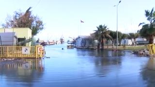 İskenderun'da yükselen deniz suyu çekilmeye başladı