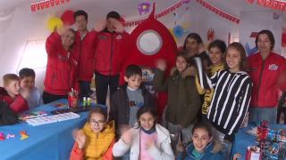 Teknofest çadırları depremzede çocukların yüzlerini güldürüyor