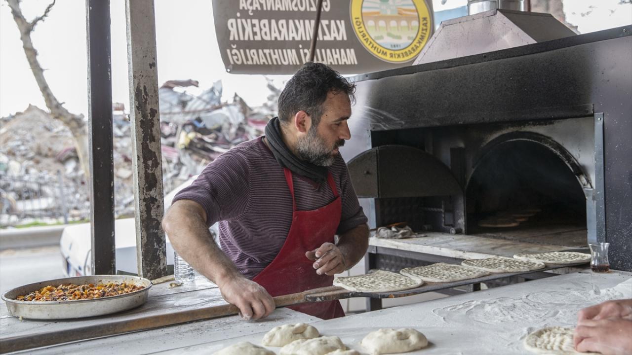 Sokağa seyyar fırın kurdu