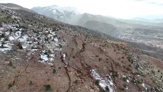 Berit Dağı'ndaki dev yarıklar havadan görüntülendi