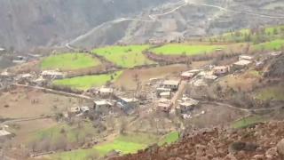 Dev kayaların yuvarlandığı Kaşlıca köyünde iki ev ayakta kaldı