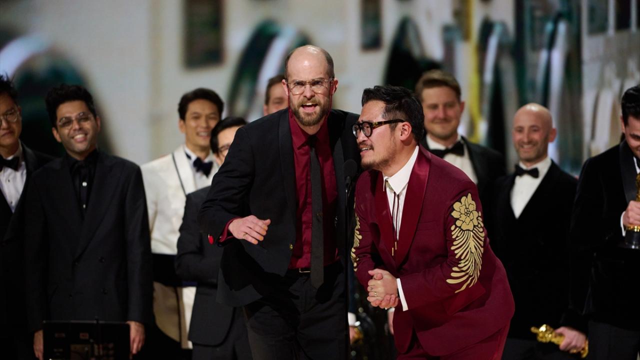 En İyi Yönetmen: Daniel Kwan ve Daniel Scheinert, "Everything Everywhere All at Once"