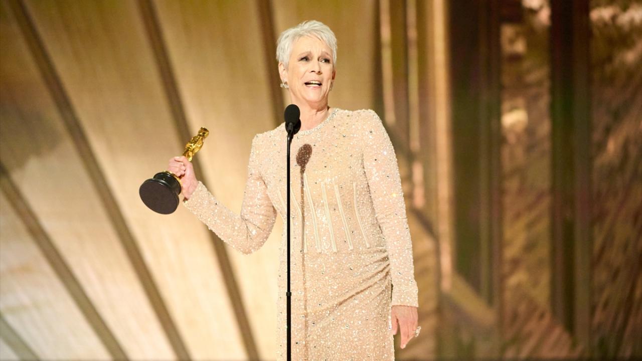 En İyi Yardımcı Kadın Oyuncu: Jamie Lee Curtis, "Everything Everywhere All at Once"