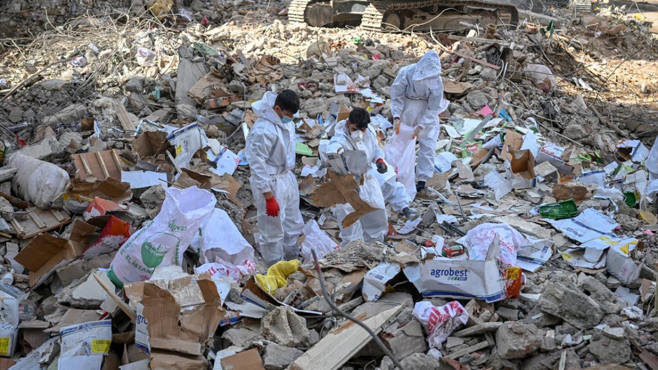 "Sağlam ilaçları sahiplerine teslim ediyoruz"