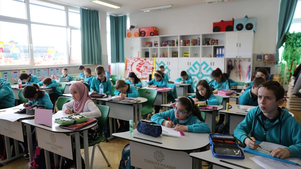 Bosna Hersek'teki TMV'li öğrenciler, depremzede akranlarına birlik mesajı gönderdi