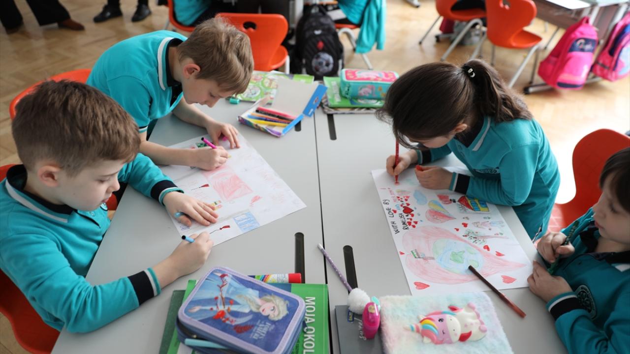 Depremzedelere nakdi yardım toplandı