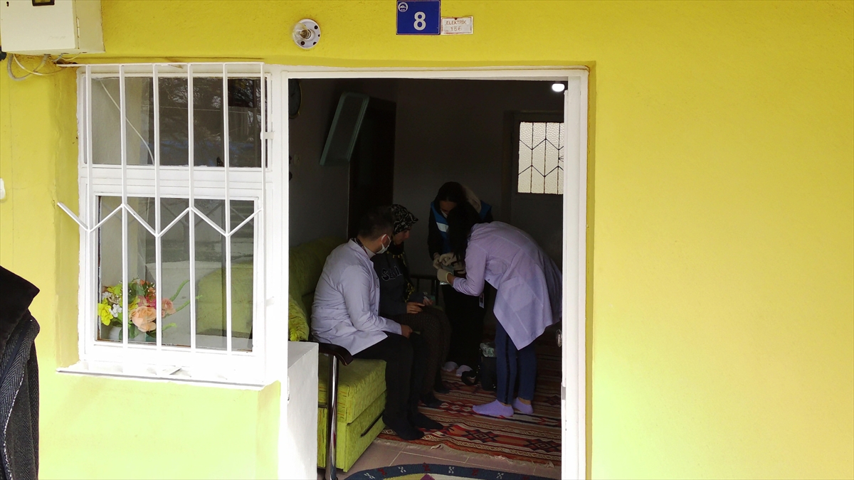 "Bu süreci devlet ve millet el ele anlayışıyla atlatmaya gayret gösteriyoruz"