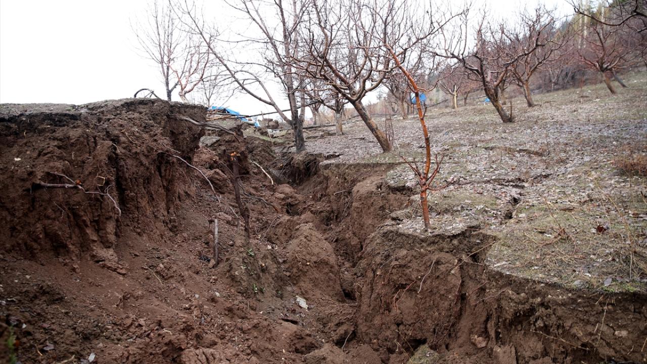 "Normalde evim yukarıdaydı, aşağı doğru kaymış"