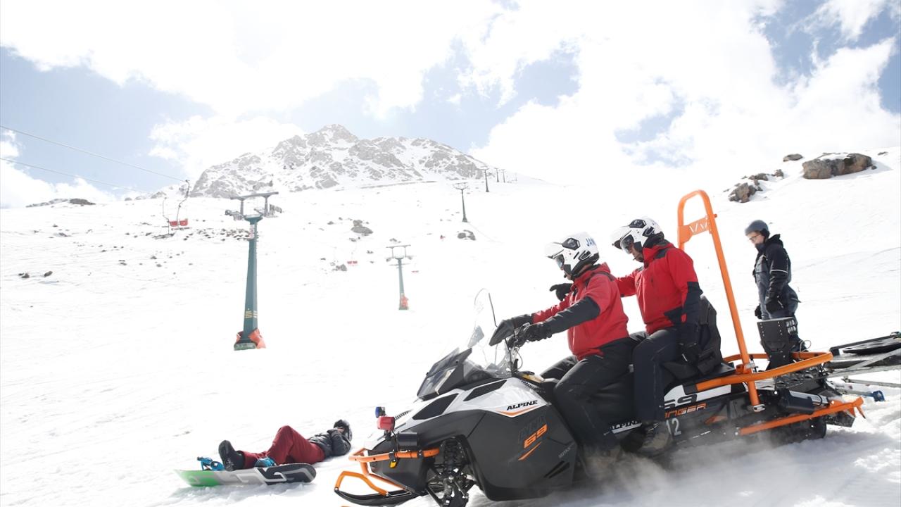 "Ezgi`nin `annem uyuyor, uyanmasın` demesi bizi çok etkilemişti"