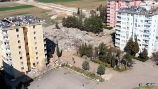 13 bloklu sitede sadece bir bina yıkıldı: Kolon kesme şüphesi var