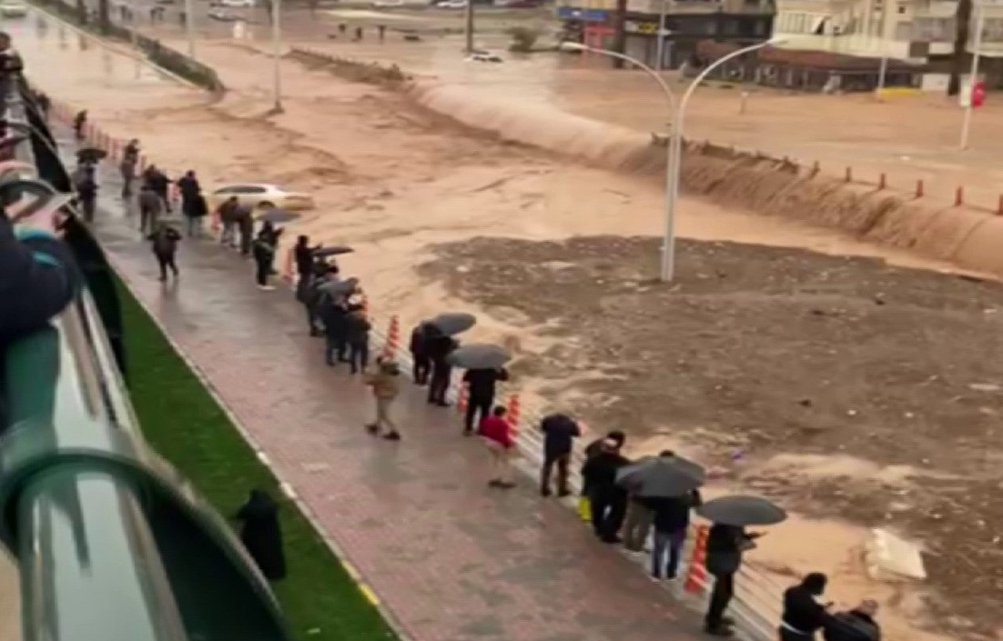 Vatandaşlara `evleri boşaltın` uyarısı