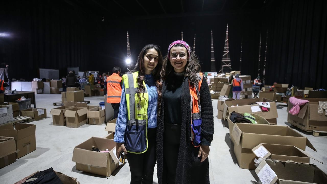 Gönüllüler oryantasyondan geçip göreve başlıyor