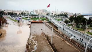 Abide Köprülü Kavşağı'nın suyla dolduğu anlar kamerada