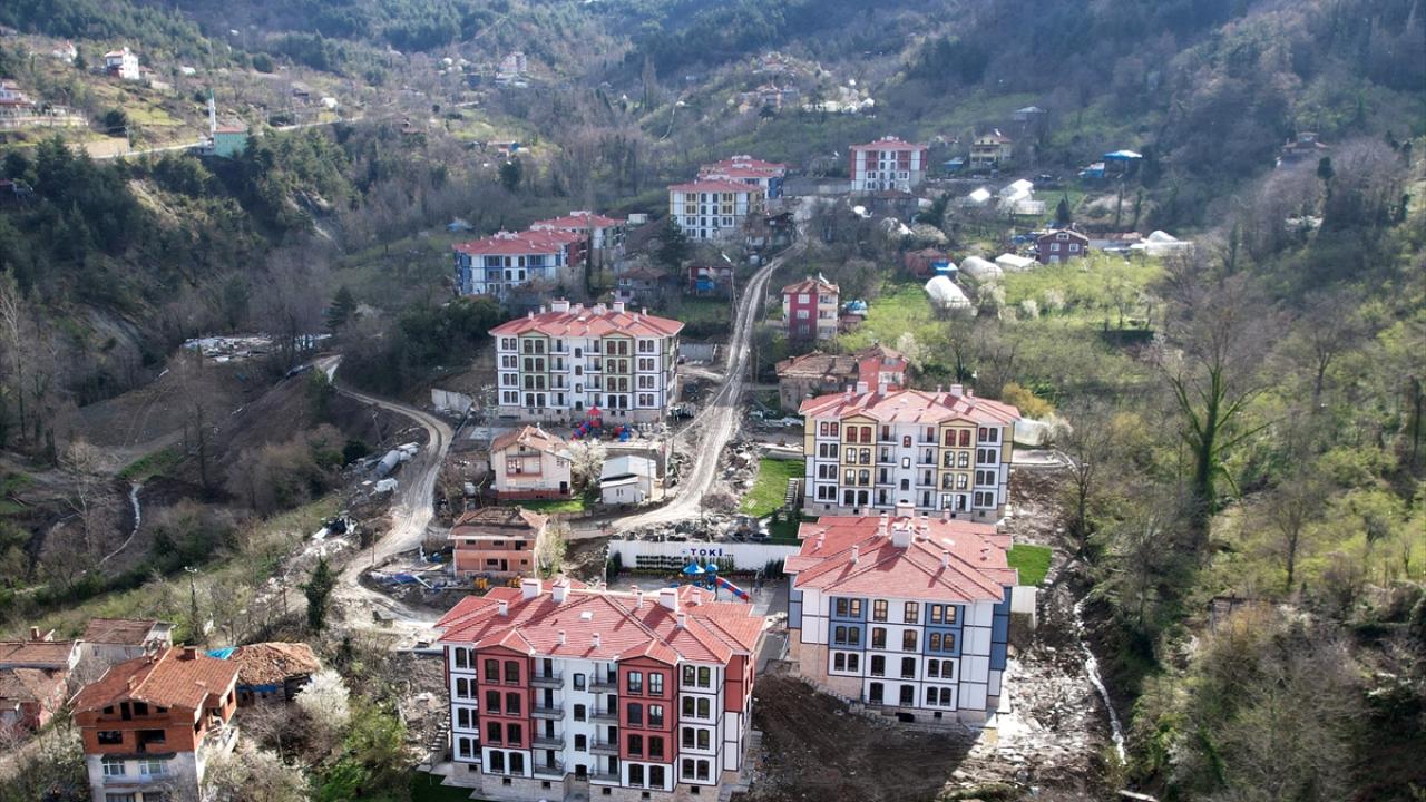 Sel felaketinin yaşandığı Bozkurt'ta TOKİ konutlarının teslimine başlanacak