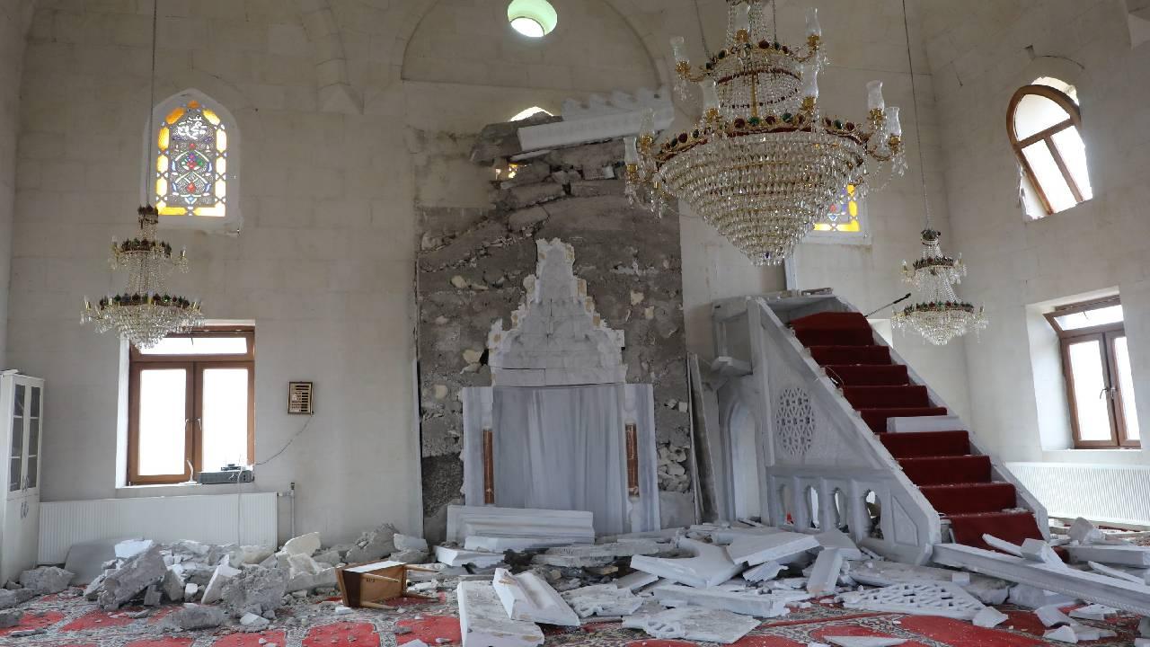 Depremler Malatya'nın Darende ilçesinde 66 camide hasar oluşturdu