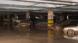 Şanlıurfa Müzesi'nin otoparkındaki 150 araç su altında kaldı