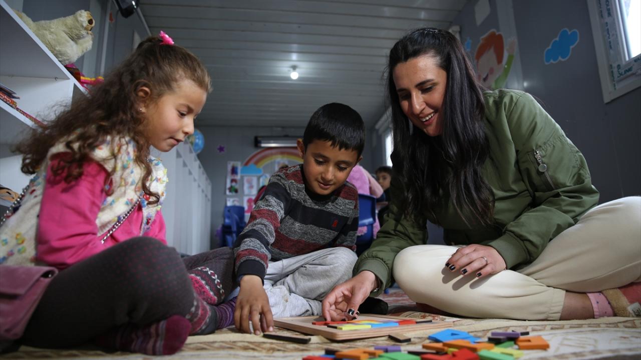 "Onlar uyuyana kadar başlarındayız"