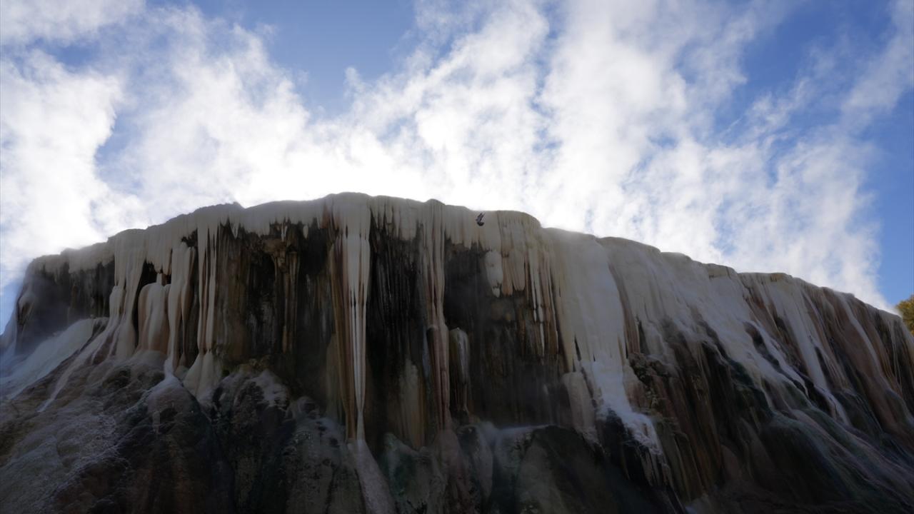 İzlanda`daki gayzerlerden sonra dünyadaki en sıcak su kaynağı