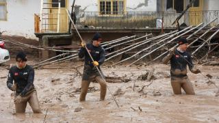 Adıyaman'da selin ardından kaybolan anne ile kızı aranıyor
