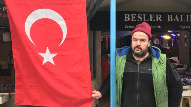 Eskişehir’de dükkânlar Türk bayraklarıyla donatıldı