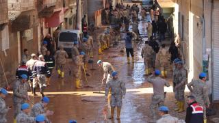 Şanlıurfa'da 10 bin personel ile çamur temizliği