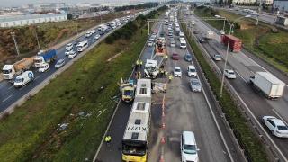 İETT otobüsü, tır ve yol bakım aracı birbirine girdi: 2 ölü, 2 yaralı