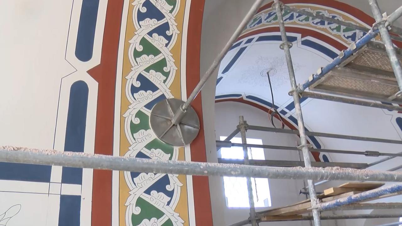 "Geleneksel yöntemle duvarları birbirine bağlamış oluyoruz"